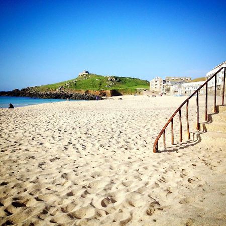 Coast Accommodation St. Ives Exterior photo