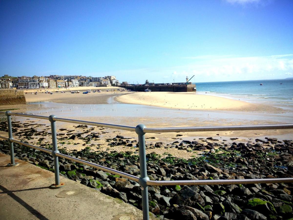 Coast Accommodation St. Ives Exterior photo