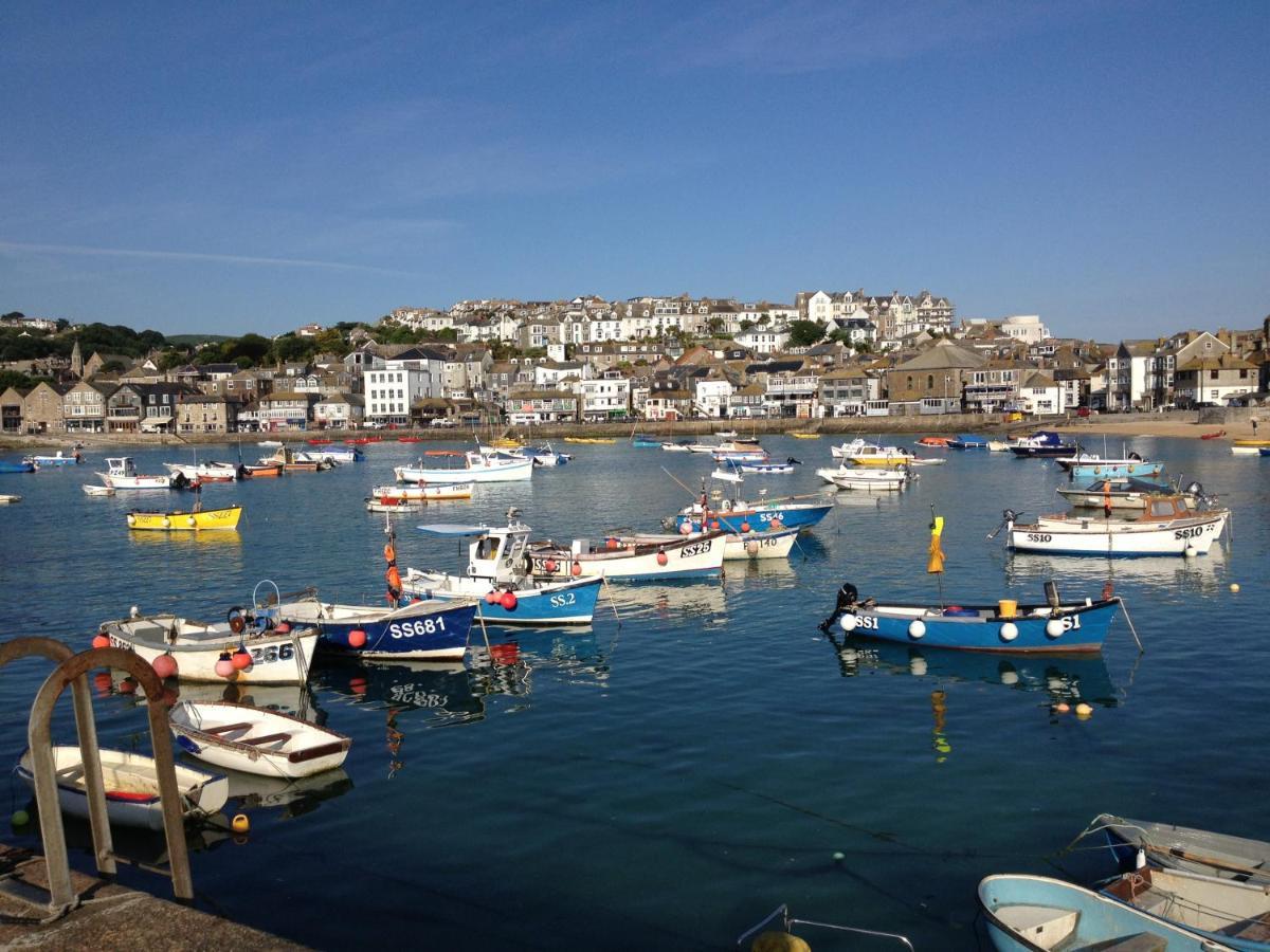 Coast Accommodation St. Ives Exterior photo