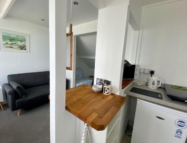 Coast Accommodation St. Ives Exterior photo