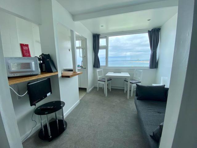 Coast Accommodation St. Ives Exterior photo