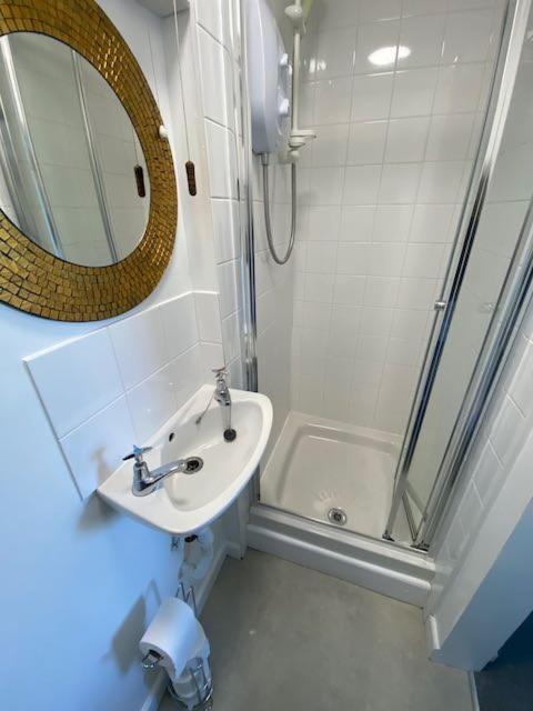 Coast Accommodation St. Ives Room photo